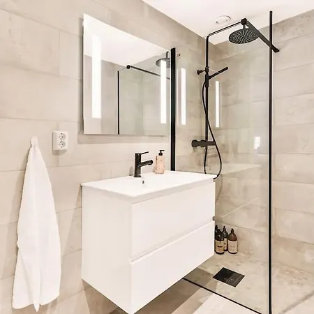 Leilighet Newly Renovated Apartement!