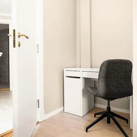 Newly Renovated Apartement! *